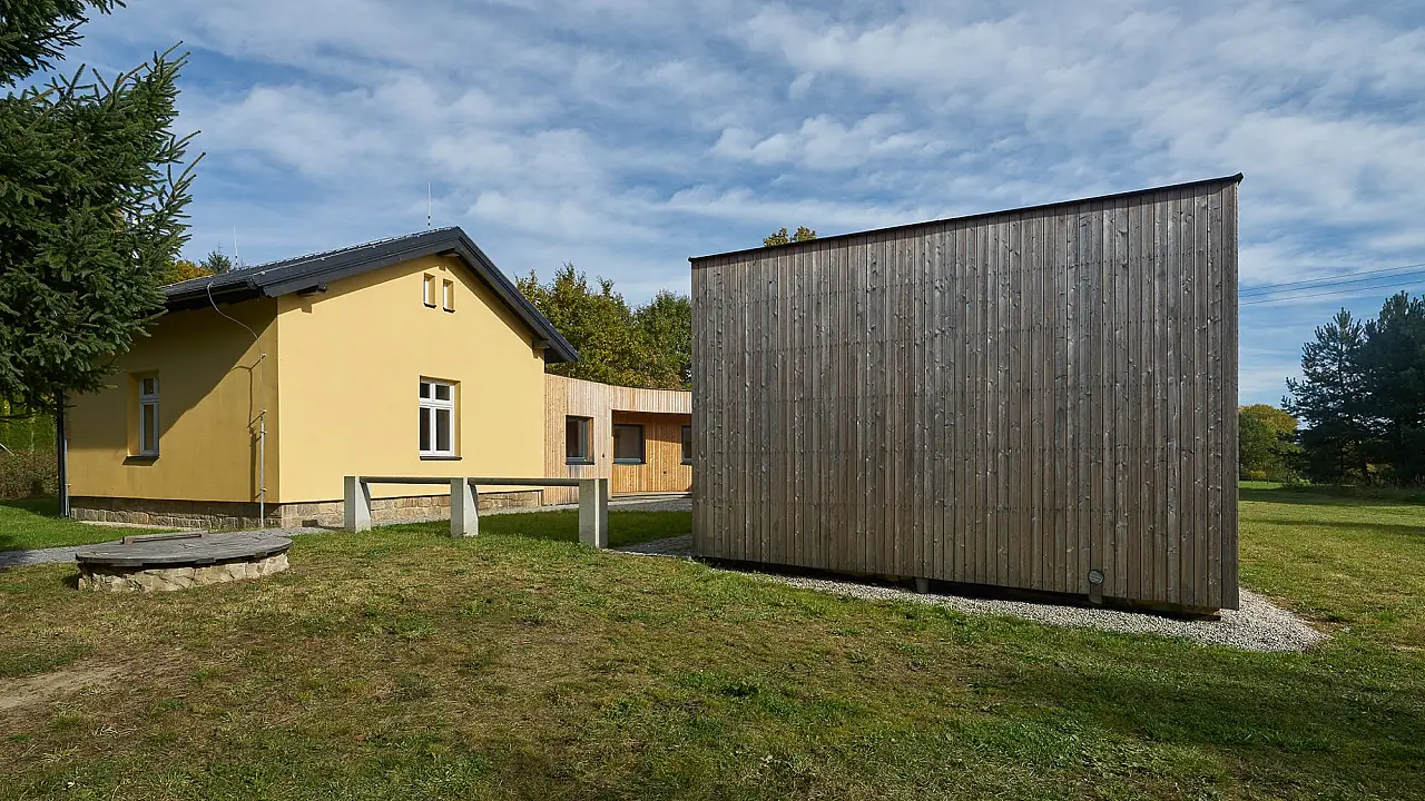 Dostavba drážního domku, sociální bydlení Sananim architekt Jakub Našinec