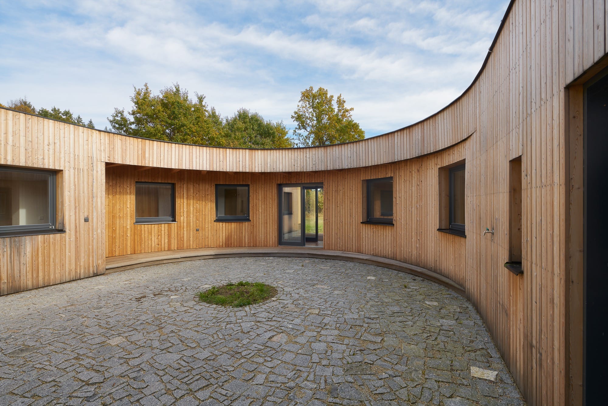 Dostavba drážního domku, sociální bydlení Sananim architekt Jakub Našinec