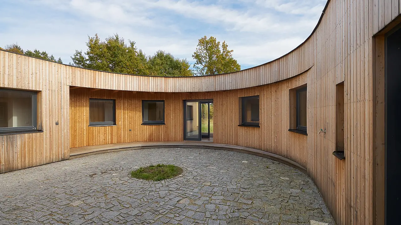 Dostavba drážního domku, sociální bydlení Sananim architekt Jakub Našinec