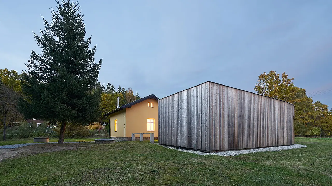 Dostavba drážního domku, sociální bydlení Sananim architekt Jakub Našinec